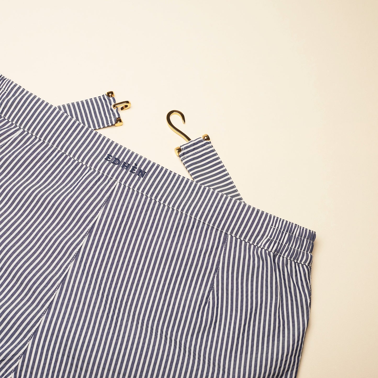 
                  
                    COMPORTA SWIM - SUPER SHORT Seersucker blu, dettaglio retro
                  
                